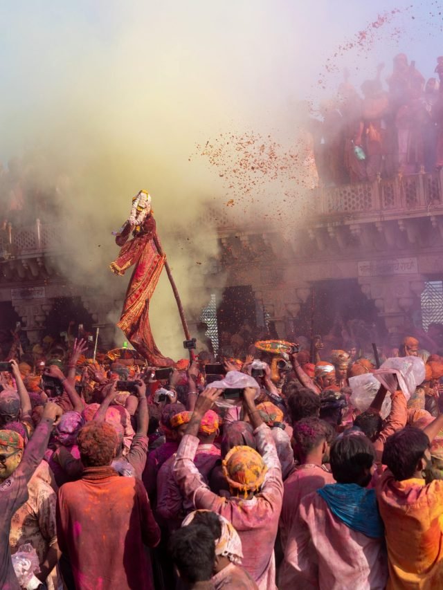 Experiencing the Magic of Holi in Mathura and Vrindavan